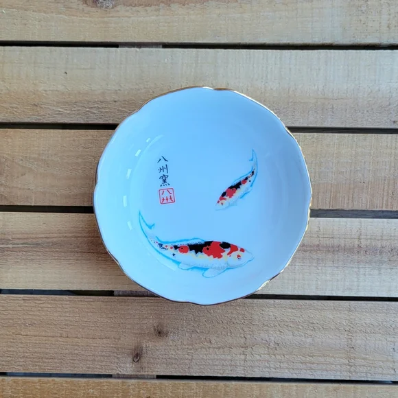 Vintage Japanese Flower-Shaped Bowl With Koi Fish Gold Trim Marked Hasshu-Gama - Picture 7 of 16